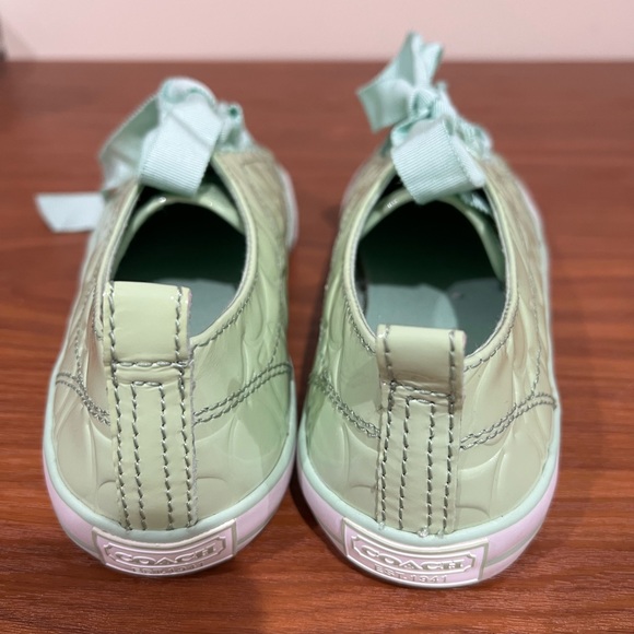 Coach brand new size 5 green patent leather sneaker - Picture 4 of 5